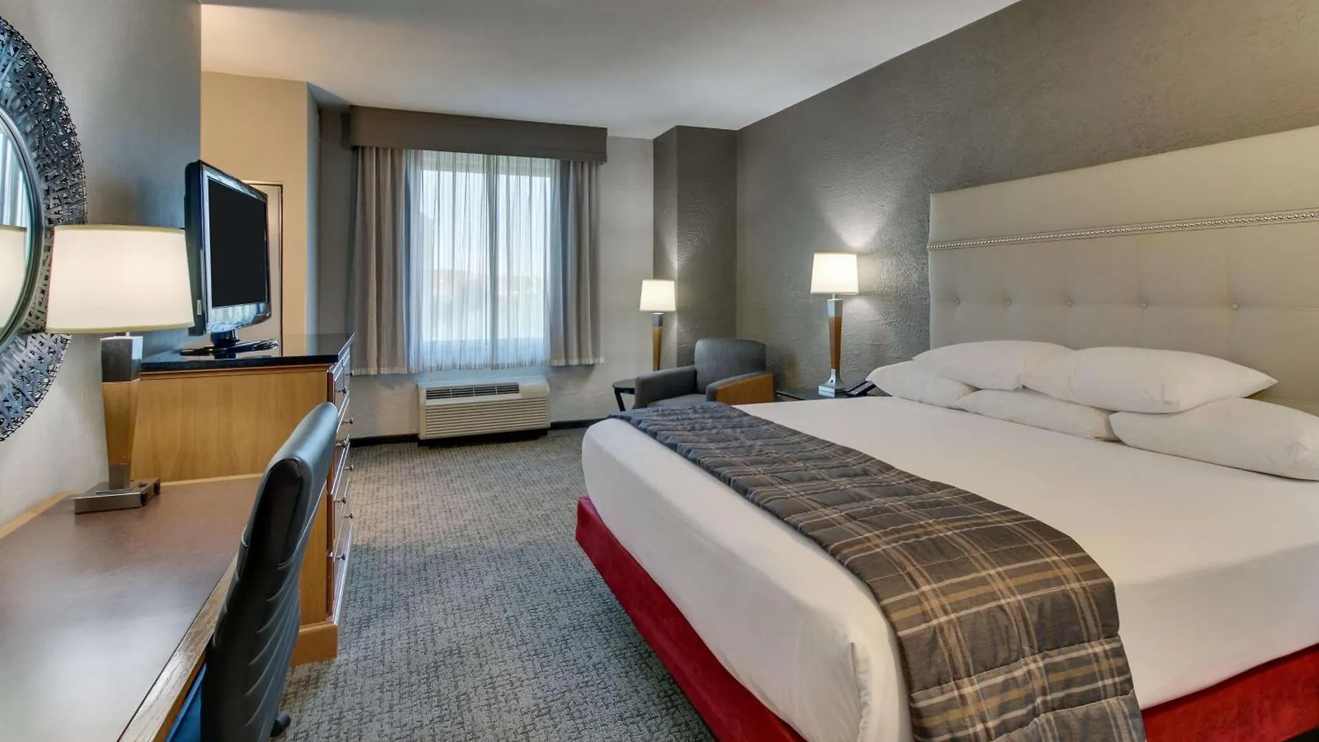 Drury Inn & Suites Phoenix Happy Valley