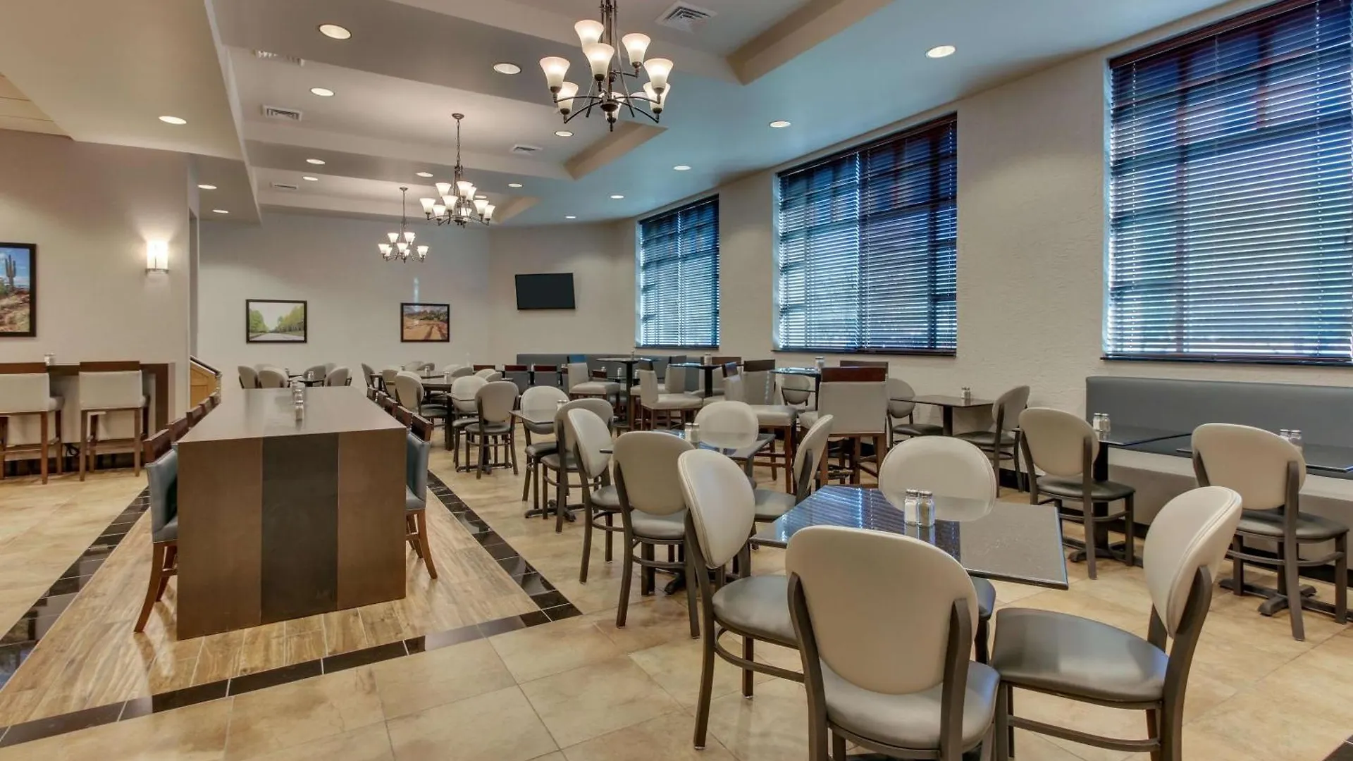 Drury Inn & Suites Phoenix Happy Valley Szálloda